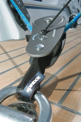 Accastillage et gréement - NA - Poulie bloqueuse volante Ø50mm pour cordage Ø6-10mm 800 kg